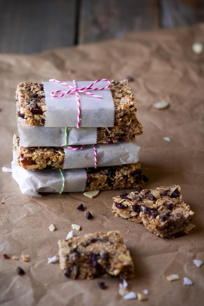 Healthy honey peanut butter granola bars.  Healthier alternative to a store-bought energy and granola bars. Simple, customizable, delicious and homemade.