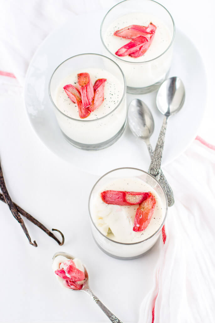 Vanilla panna cotta with roasted rhubarb