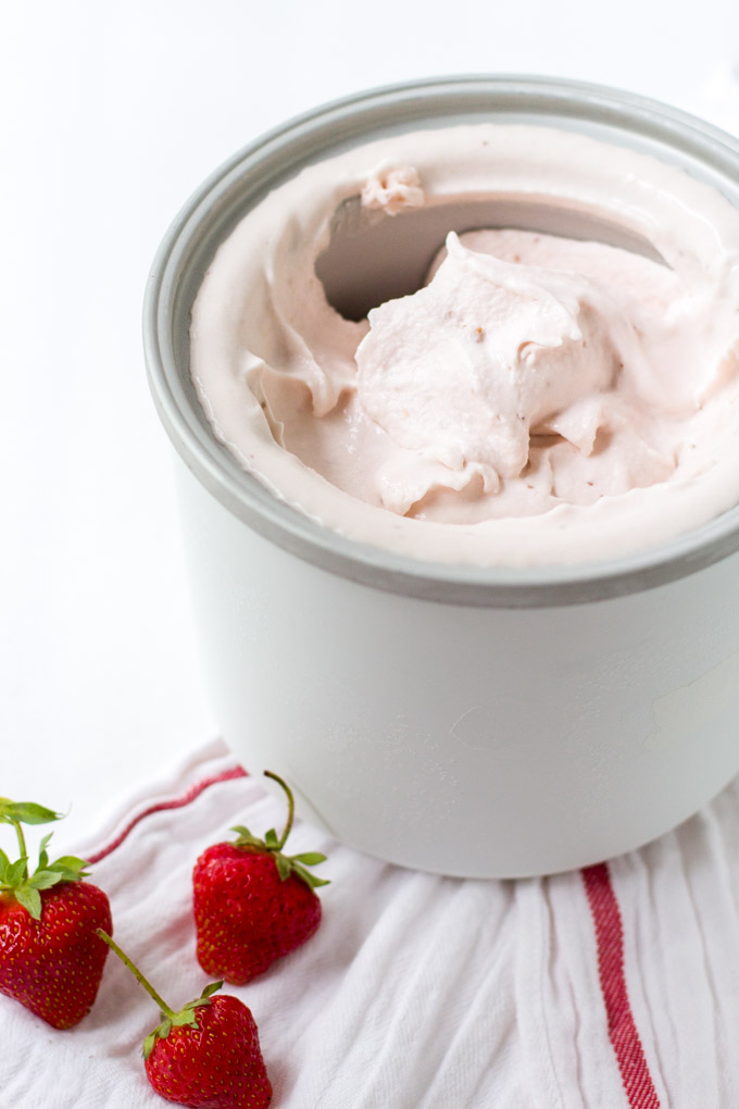 Roasted strawberry and buttermilk ice cream recipe. Delicate aroma of the roasted strawberries combined with the tartness of buttermilk and sourness of the lemon, plus the fragrance from the lemon zest takes the strawberry ice cream to a whole new level. VERY delicious summer ice cream!