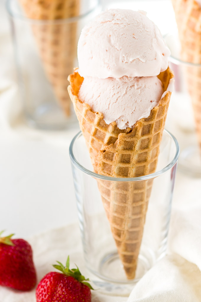 Roasted strawberry and buttermilk ice cream recipe. Delicate aroma of the roasted strawberries combined with the tartness of buttermilk and sourness of the lemon, plus the fragrance from the lemon zest takes the strawberry ice cream to a whole new level. VERY delicious summer ice cream!