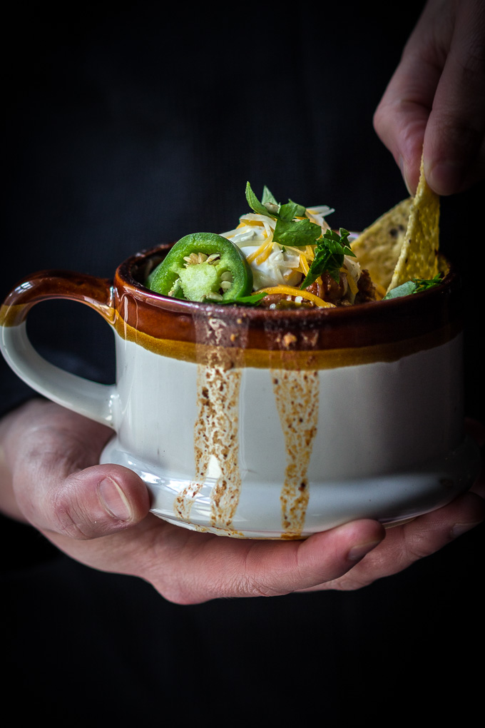 Quick and healthy turkey chili recipe. A lighter alternative to a beef chili to soothe, nourish and comfort you during cold days. Grab some corn chips and enjoy it for lunch or dinner.