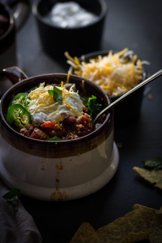 Quick and healthy turkey chili recipe. A lighter alternative to a beef chili to soothe, nourish and comfort you during cold days. Grab some corn chips and enjoy it for lunch or dinner.