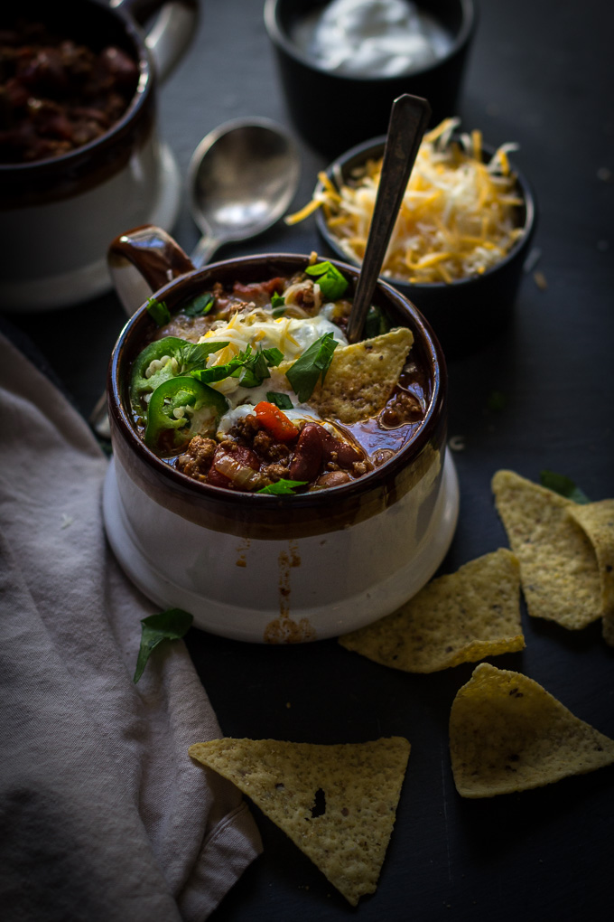 Quick and healthy turkey chili recipe. A lighter alternative to a beef chili to soothe, nourish and comfort you during cold days. Grab some corn chips and enjoy it for lunch or dinner.