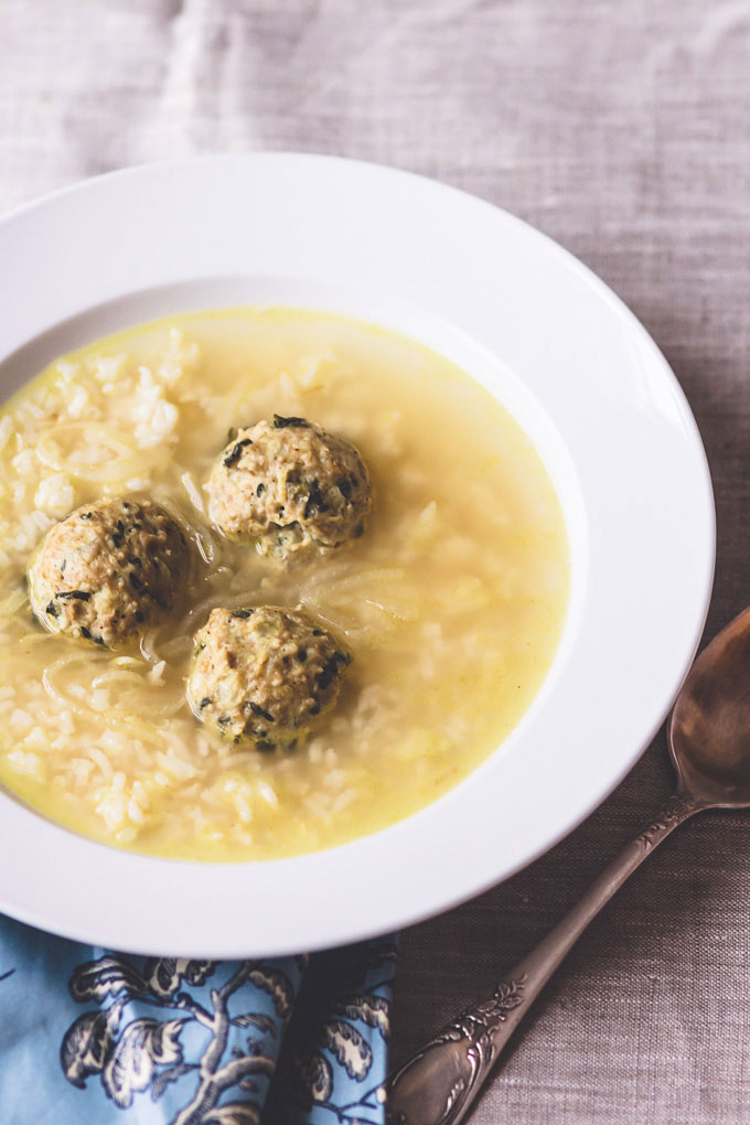 Light and Healthy Chicken meatball soup recipe to warm and soothe your soul during cold winter days. Lemon and oatmeal in this soup adds additional health benefit. Enjoy this aromatic and comfy soup.