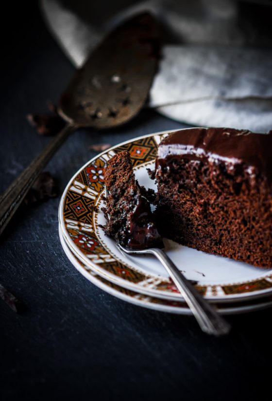 This Baileys chocolate cake with chocolate ganache recipe is a pure chocolate pleasure. Perfect for St. Patrick’s Day, Valentine’s Day, special occasions or simply when you crave for chocolate. If you love chocolate and Irish cream liquor, then this cake is a must try. You will be rewarded with the gorgeous rich chocolate cake with a shiny flavorful ganache on top.
