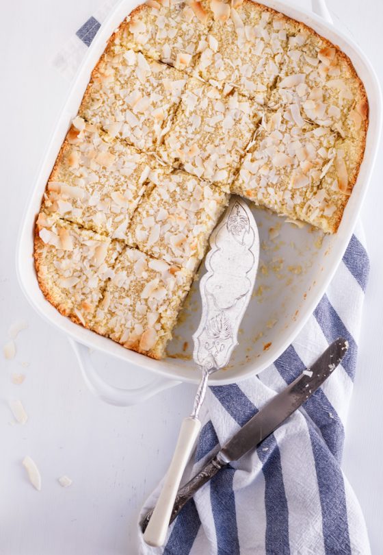 Banana coconut bars recipe is an elegant and easy to make dessert to enjoy all year round. The active prep time is less than 20 minutes. The ingredients are very simple, and most of the time you have them in your kitchen!